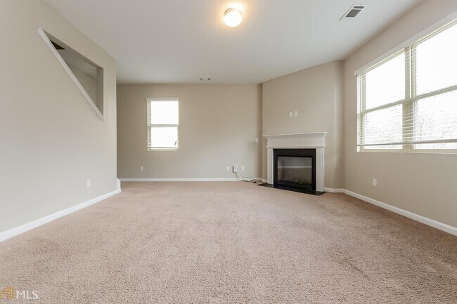 Building Photo - 5526 Luther Ct