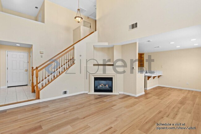 Foto del edificio - 439 Sandhurst Dr