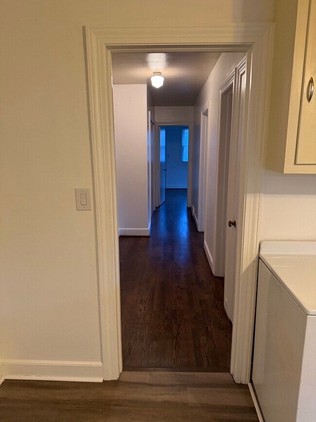 Foto del edificio - 705 Chandler Ave