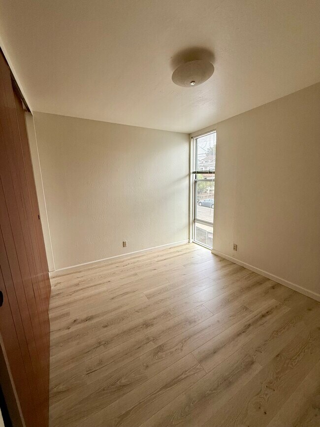 Foto del edificio - 2211 Carleton St