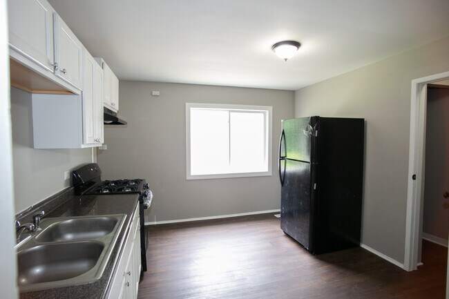 Building Photo - 22139 Belmont Rd