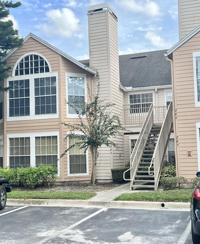 Foto principal - 662 Youngstown Pkwy