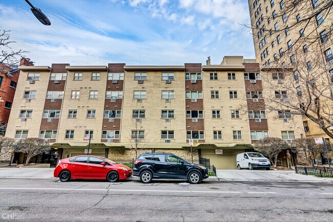 Foto del edificio - 420 W Aldine Ave
