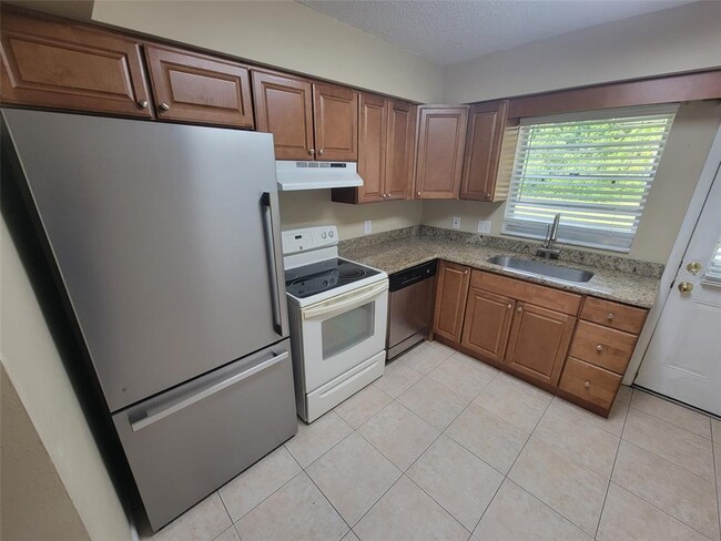 Foto del edificio - 6809 Mathers Ln