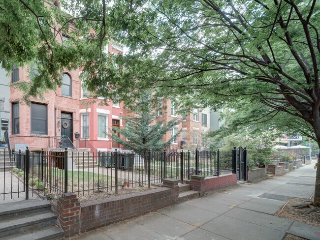 Photo - 1022 Park Rd NW Apartments