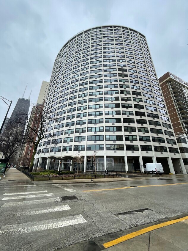 Foto principal - 1150 N Lake Shore Dr