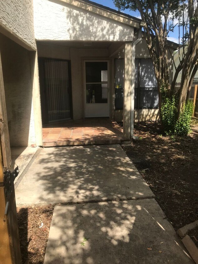 Foto principal - 2 bedroom Duplex