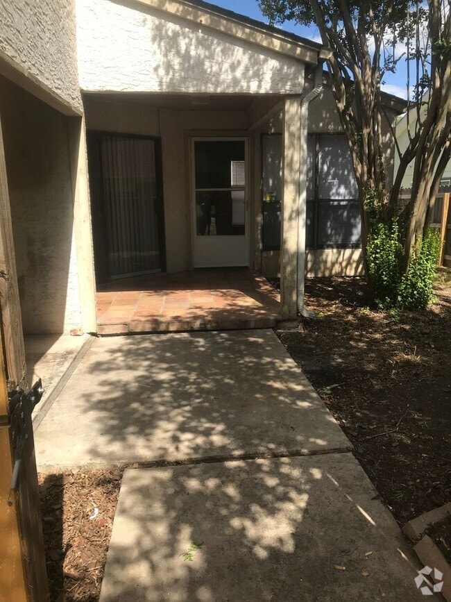 Building Photo - 14406 Waddesdon Bluff