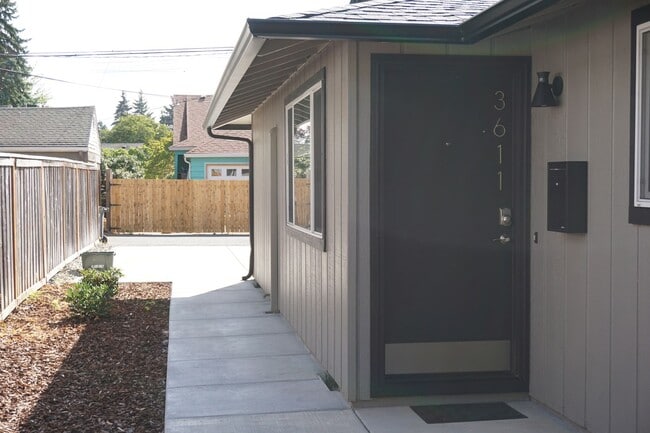 Photo - Completely Remodeled Shumway Duplex for Lease - 3611 F Street House