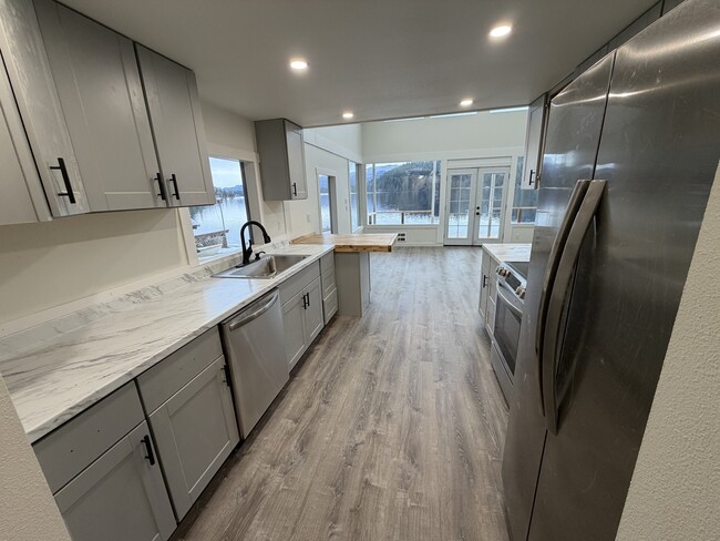 Building Photo - 34761 S Shore Dr