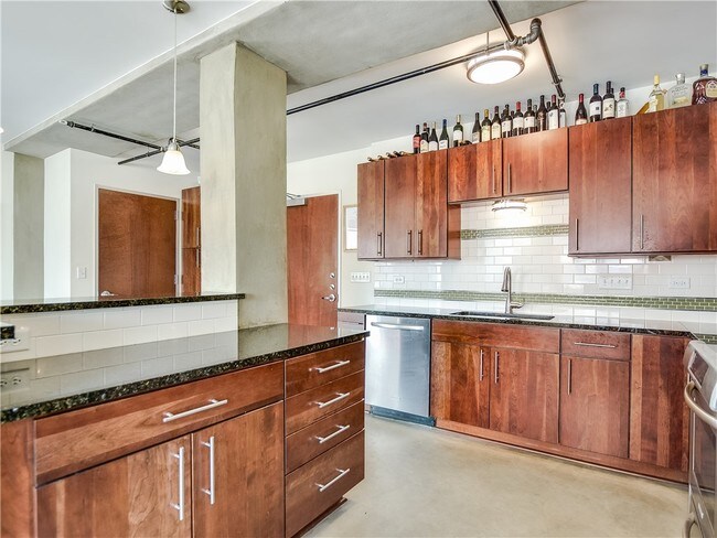 Building Photo - 800 Brazos St