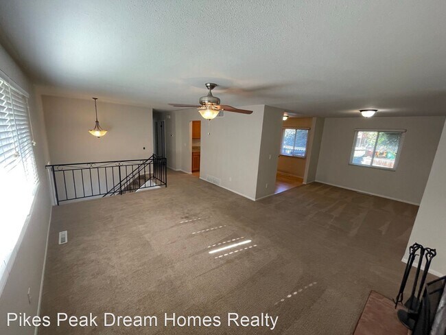 Building Photo - 4 br, 2.5 bath House - 2640 Villa Loma Drive