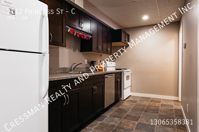 Building Photo - 2 bed, 1 Bath basement suite located in Ca...