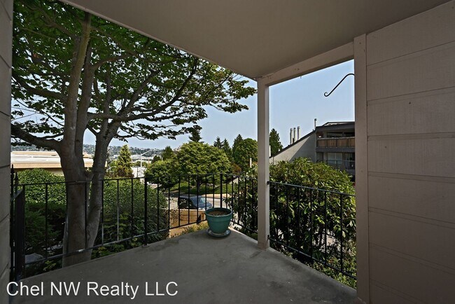 Foto del edificio - 3700 25th Pl W