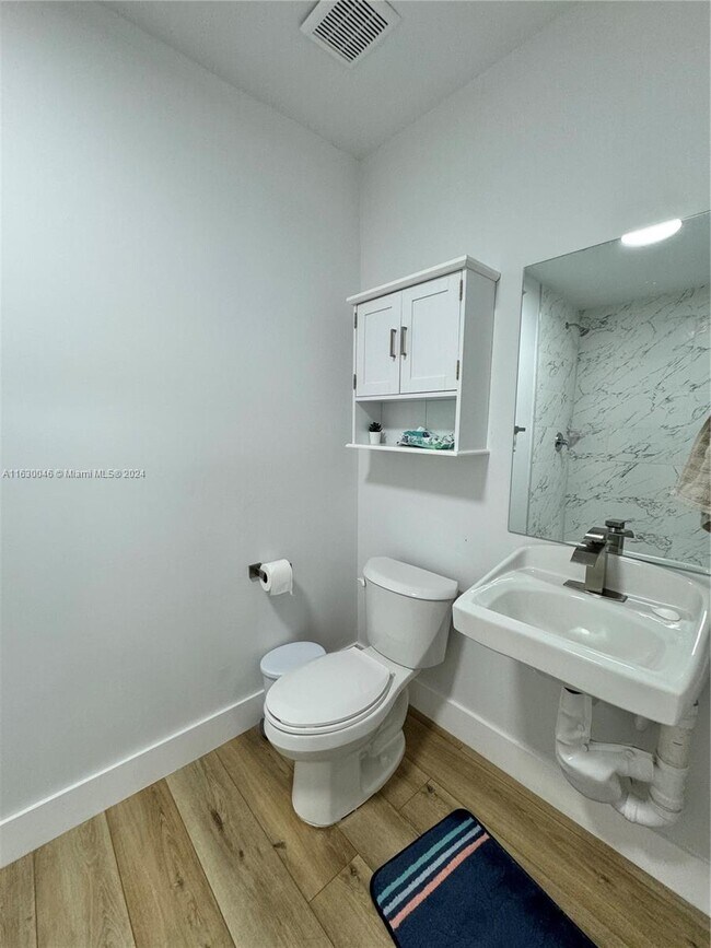 Foto del edificio - 1021 NW 1st St