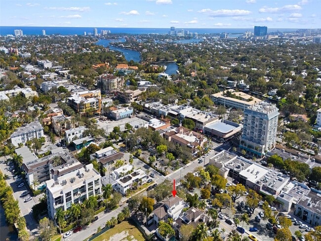 Foto del edificio - 827 SE 2nd Ct