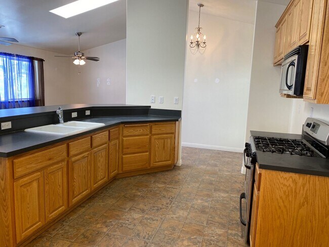 Building Photo - Charming Bear Valley Springs home