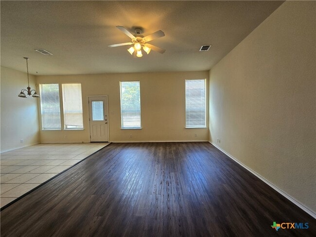 Foto del edificio - 345 Placid Meadow