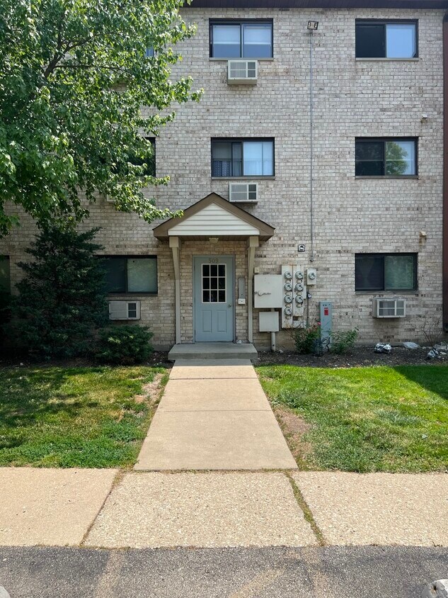 Primary Photo - 509 Spruce Dr