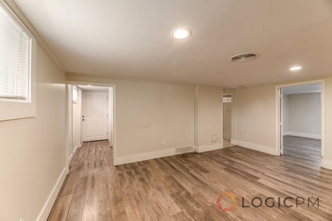 Building Photo - 8700 S Redwood Rd