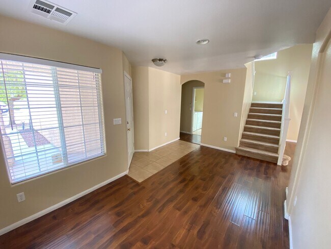 Building Photo - Beautiful 3Bed/3Bath/2Car residence located in gated northwest community next to Skye Canyon and ...