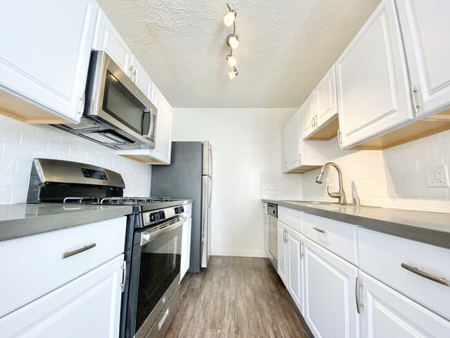 Building Photo - 3432 Mentone Avenue  Los Angeles, CA 90034