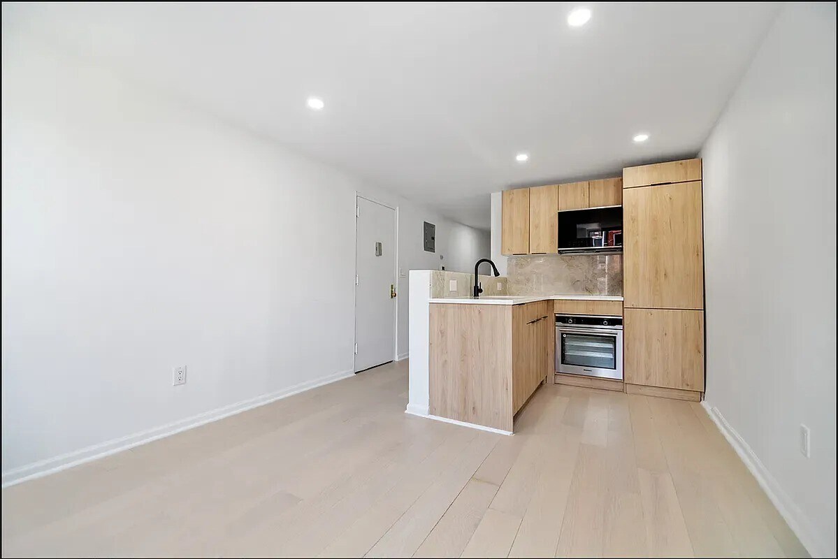 137 First Avenue Room for Rent in New York, NY