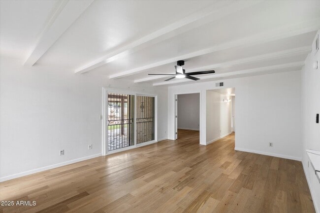 Foto del edificio - 5520 N 77th Pl