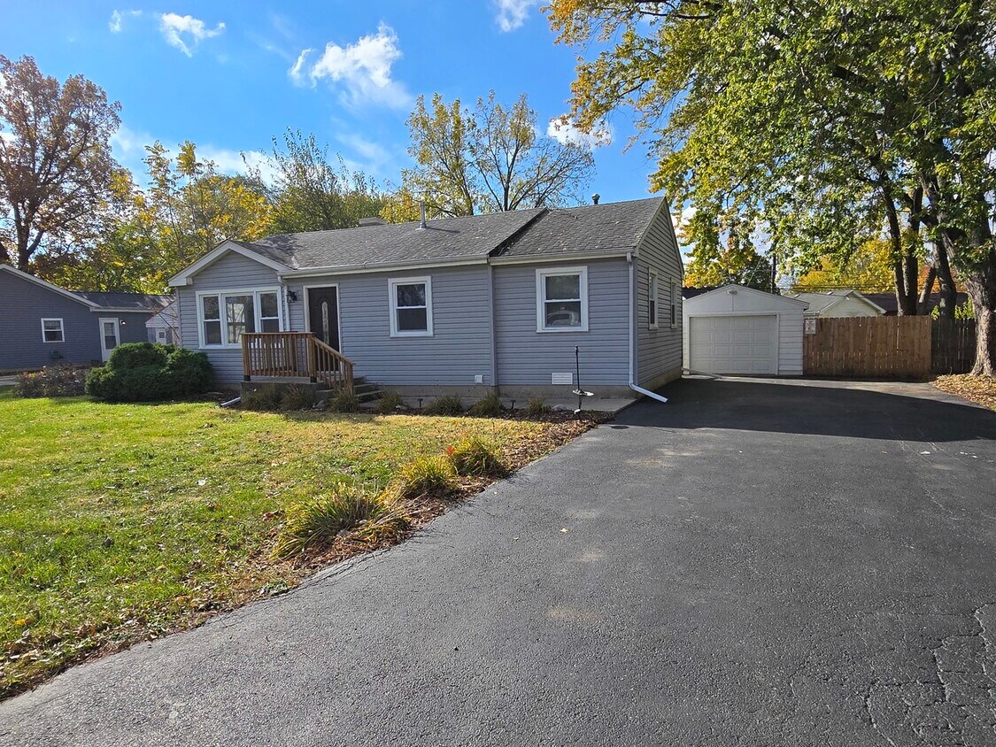 Foto principal - 2414 Emlong St