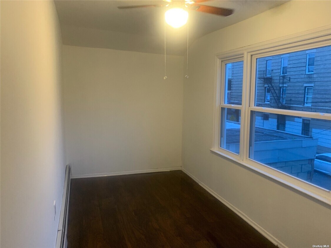 Foto principal - 86-73 107th St