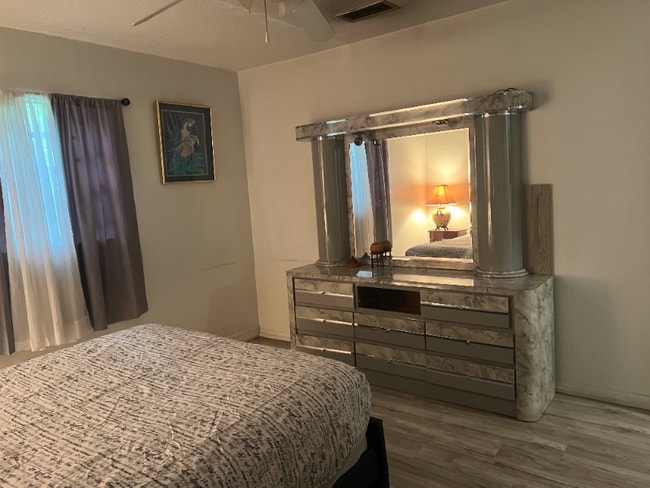 Photo - 1918 Sheridan St House