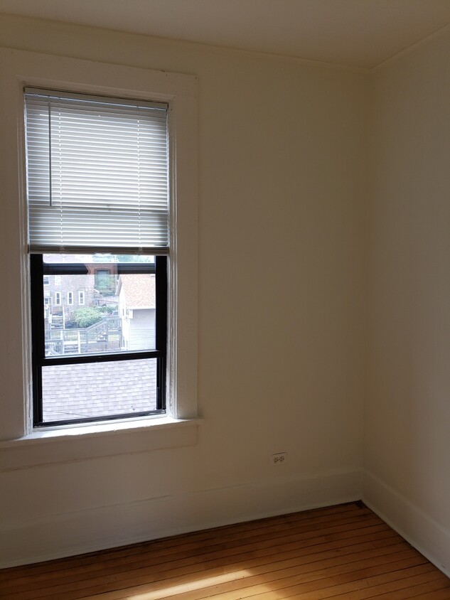 Primary Photo - 1314 W 19th St