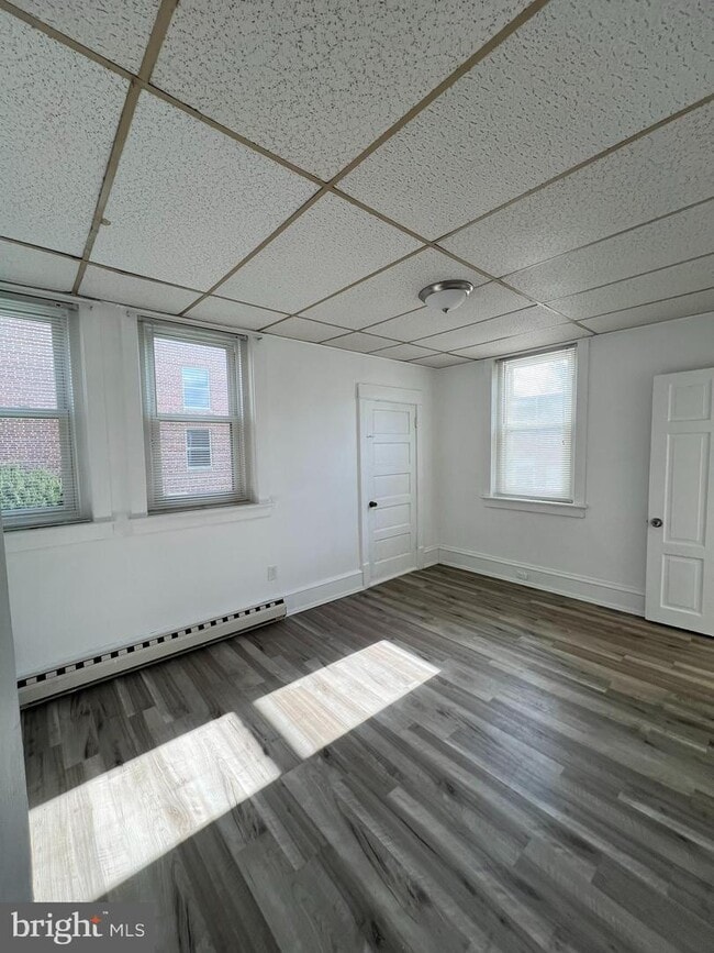 Building Photo - 14 S Roland St