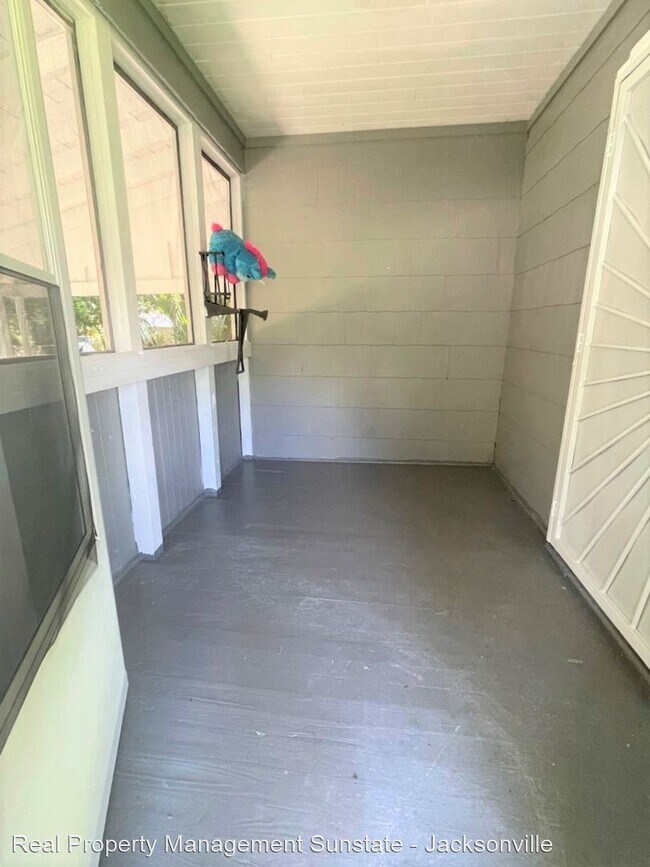 Foto del edificio - 3 br, 1 bath House - 2974 Burke St
