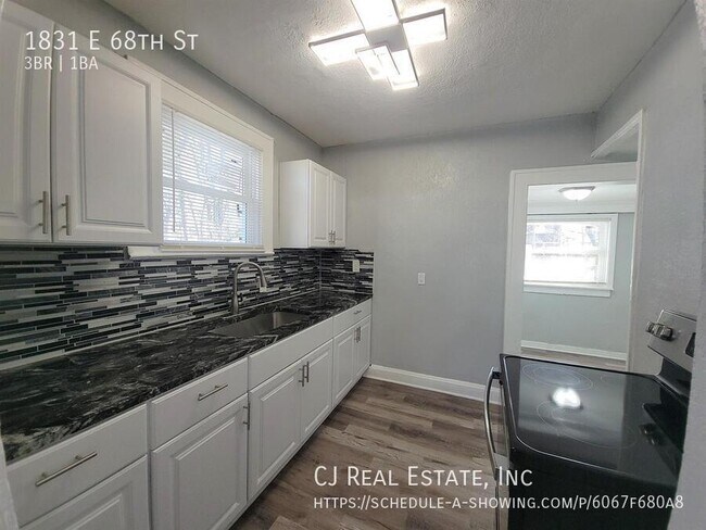 Building Photo - 1831 E 68th St