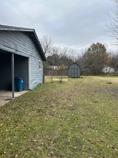 Foto del edificio - 712 N Wright Ave