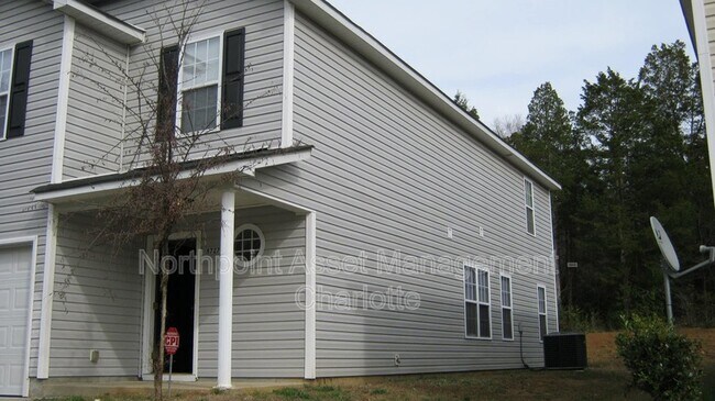 Building Photo - 8727 Sharonbrook Dr