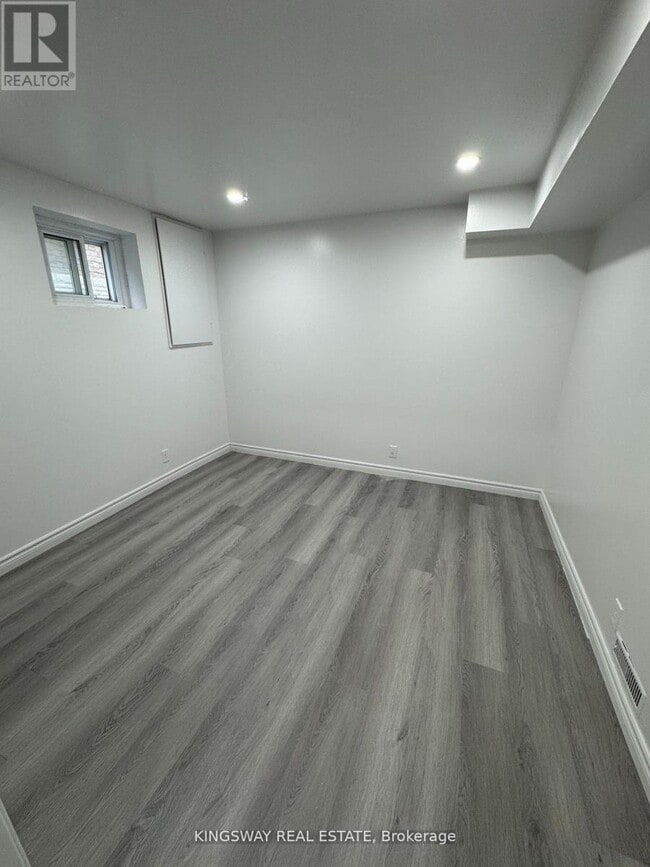 Building Photo - 49 Riverglen Dr