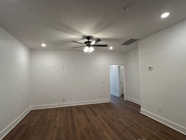 Foto del edificio - Beautiful New Construction Townhome in She...