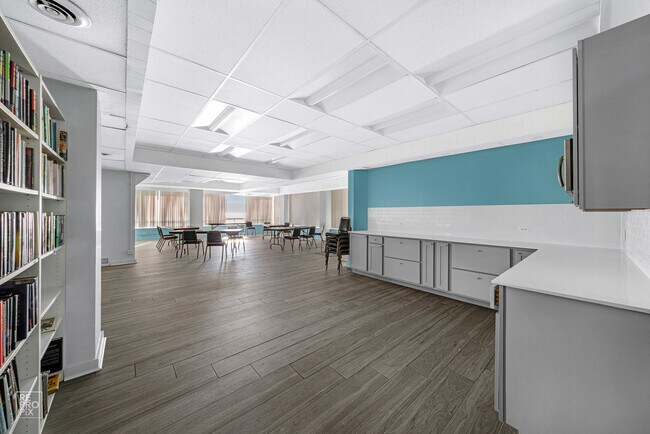 Foto del edificio - 6301 N Sheridan Rd