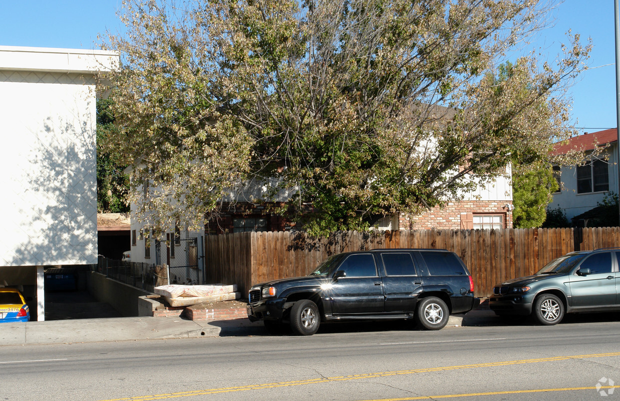 Primary Photo - Whitsett Apartments