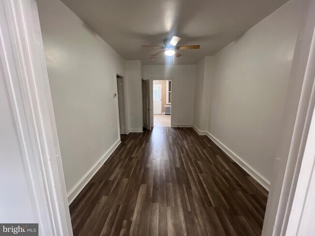 Foto del edificio - 1041 N Kenwood Ave