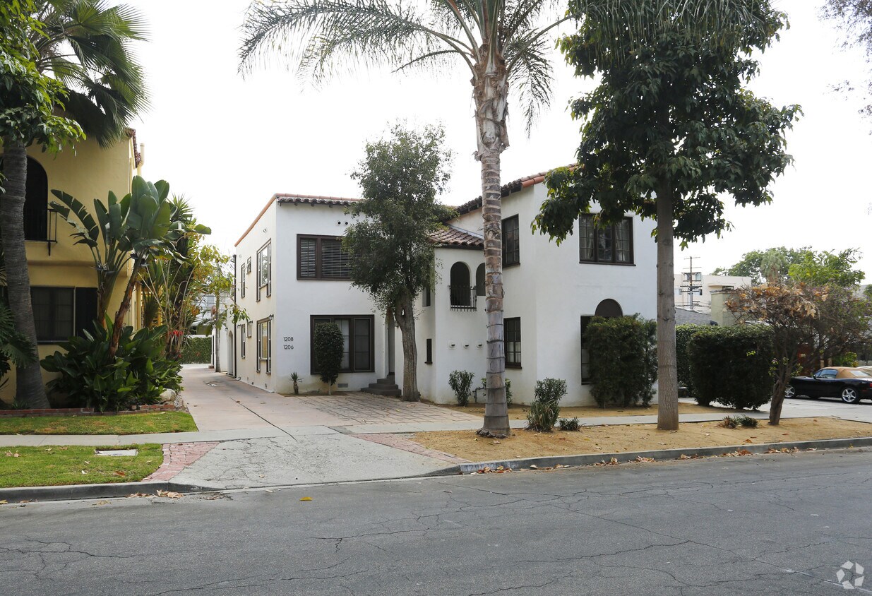 Building - 1206 N Orange Grove Ave