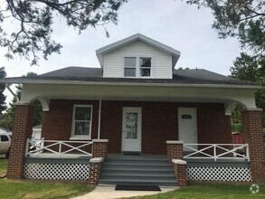 Building Photo - 2086 Hilton Ave