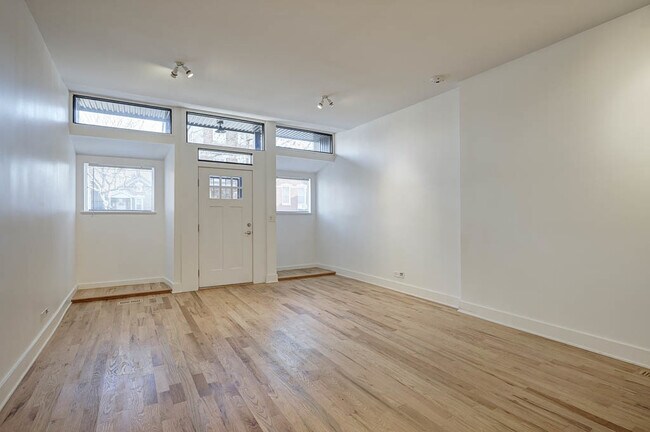 Foto del edificio - 1823 W 17th St