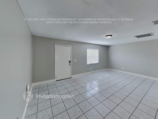Foto del edificio - 302 Iowa Woods Cir W