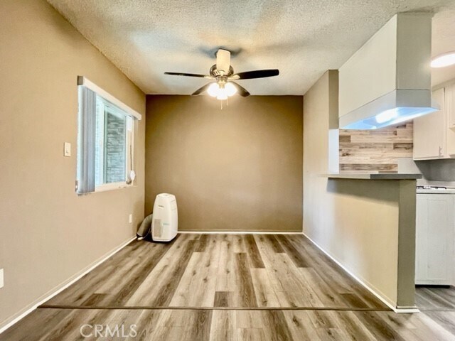 Foto del edificio - 12425 Harris Ave