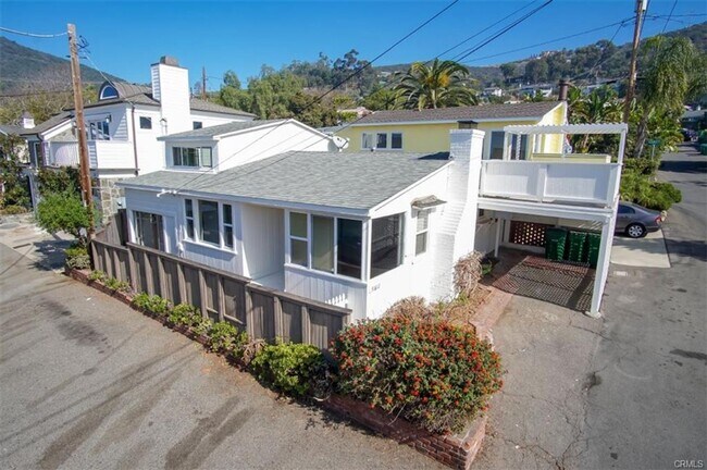 Building Photo - South Laguna Cottage