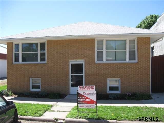 Primary Photo - 233 W Eagle St