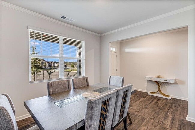 Foto del edificio - 4710 Bramblett Grove Pl